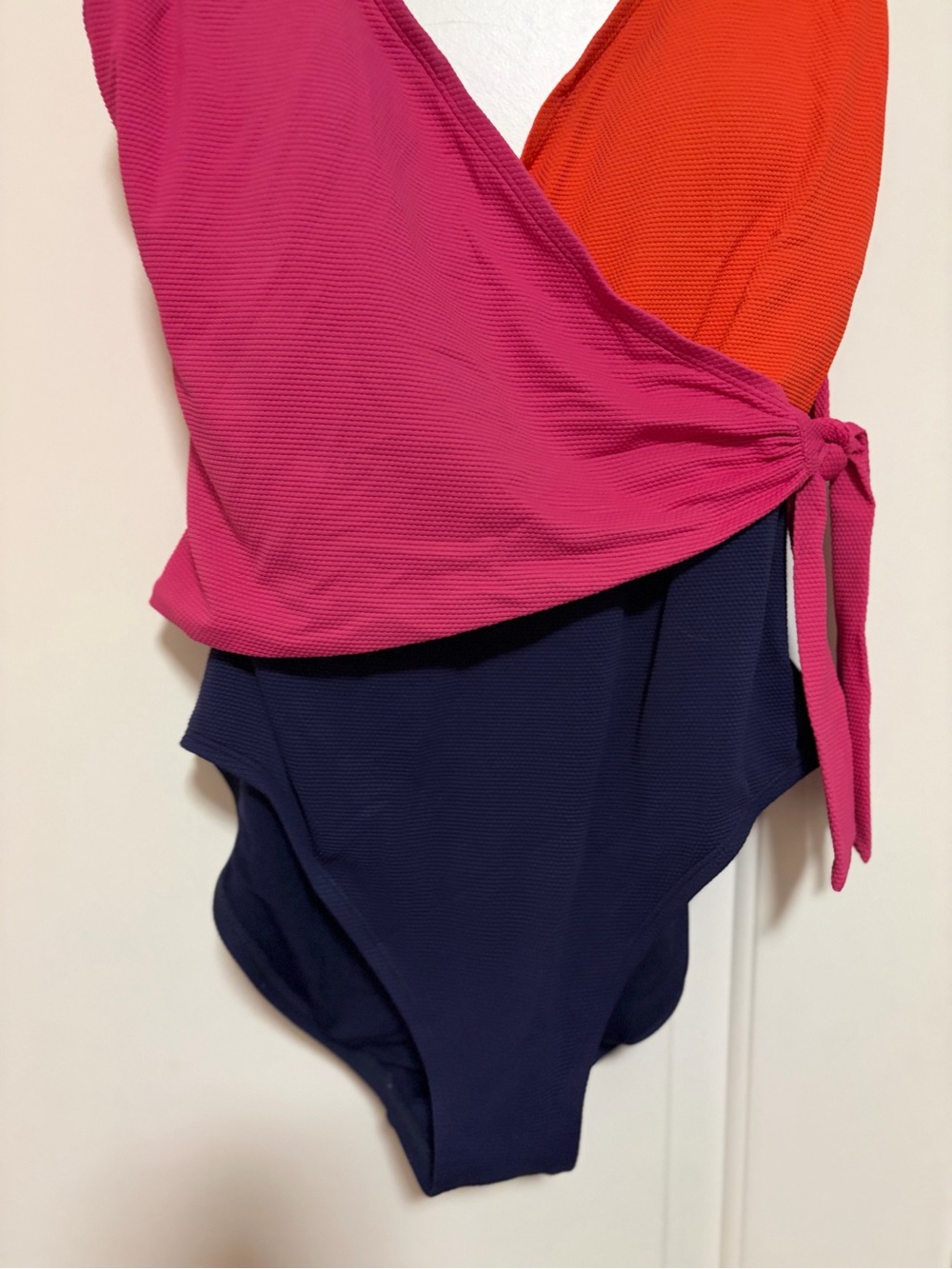 🌴☀️🌊Tommy Bahama Color block One-Piece Swimsuit Wrap Side Tie☀️🌴🌸 - Picture 5 of 12